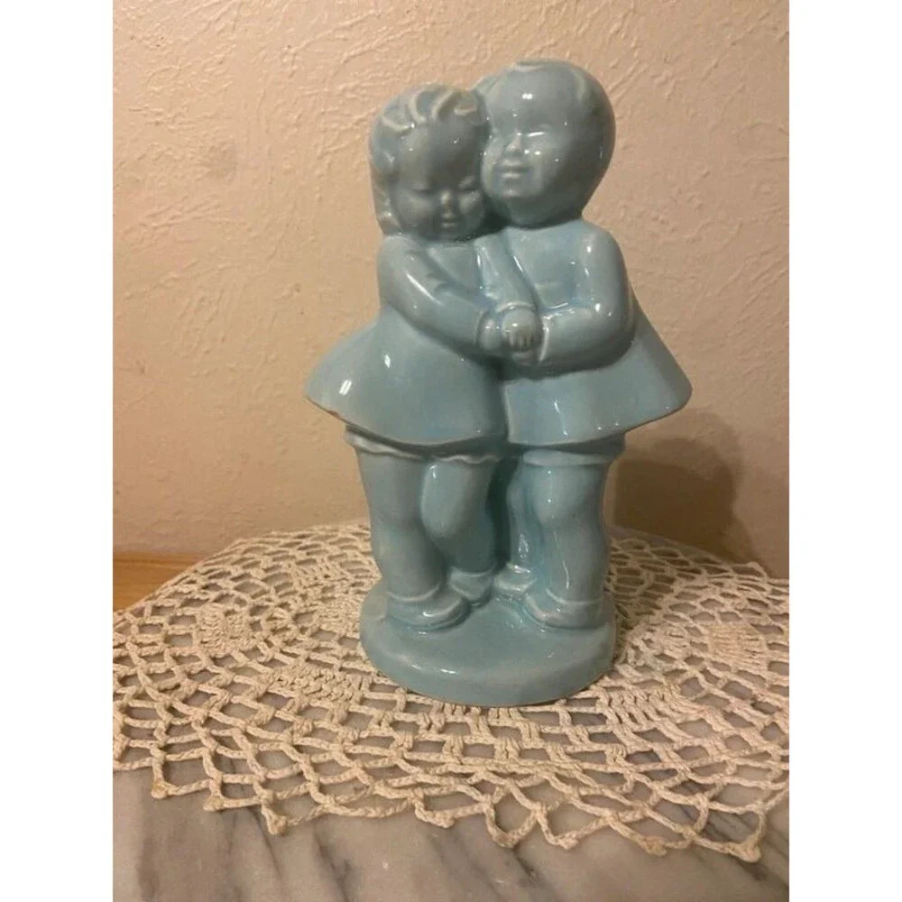 Vintage Shawnee Pottery Hugging Couple
